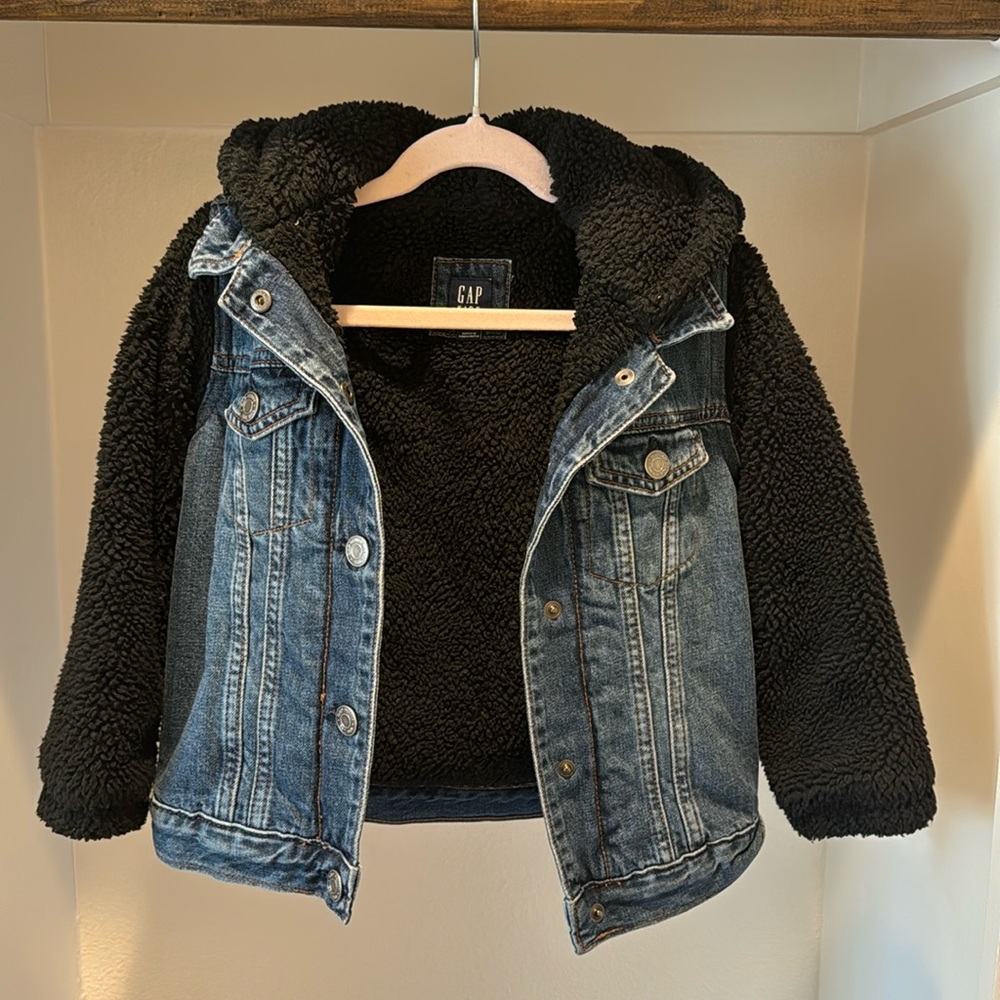 Gap Kids Sherpa and denim jacket.  Size 4/5